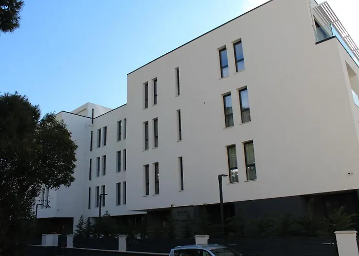 Le Grand View Vlorë